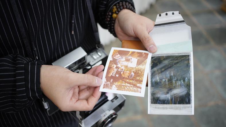 400块一张的天价撕拉片,年轻人拍完就后悔